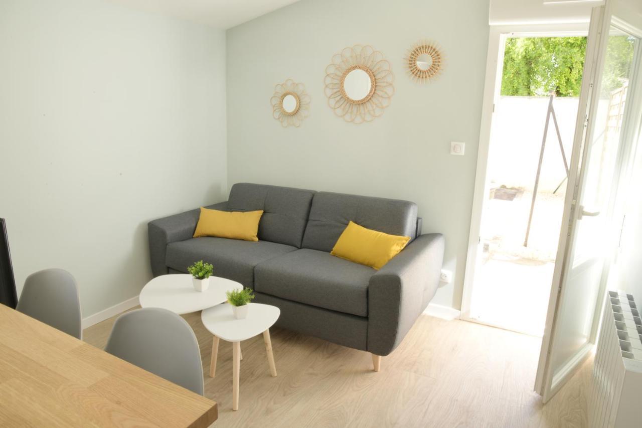 T2 - 28m2 Avec Cour, Netflix, Stationnement Appartement *
