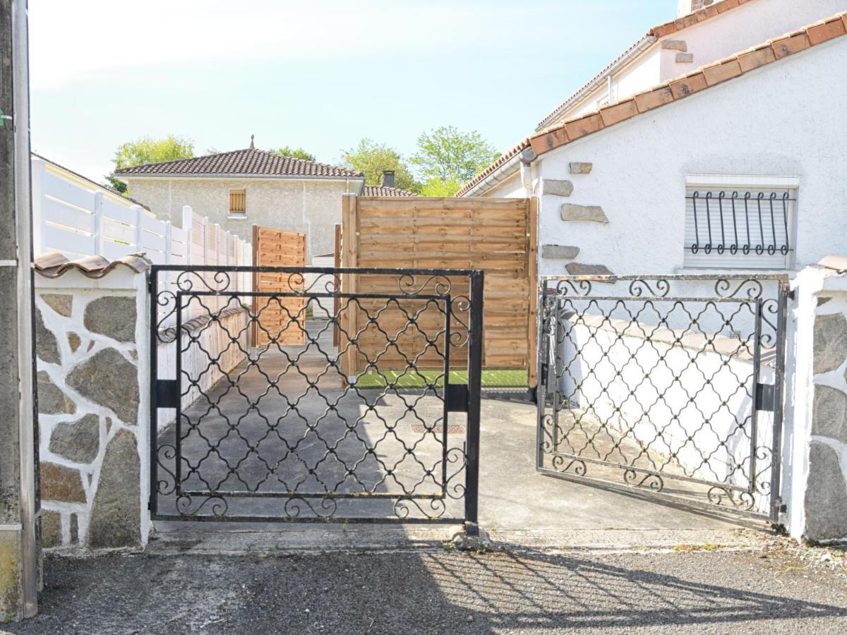 T2 - 28m2 Avec Cour, Netflix, Stationnement *