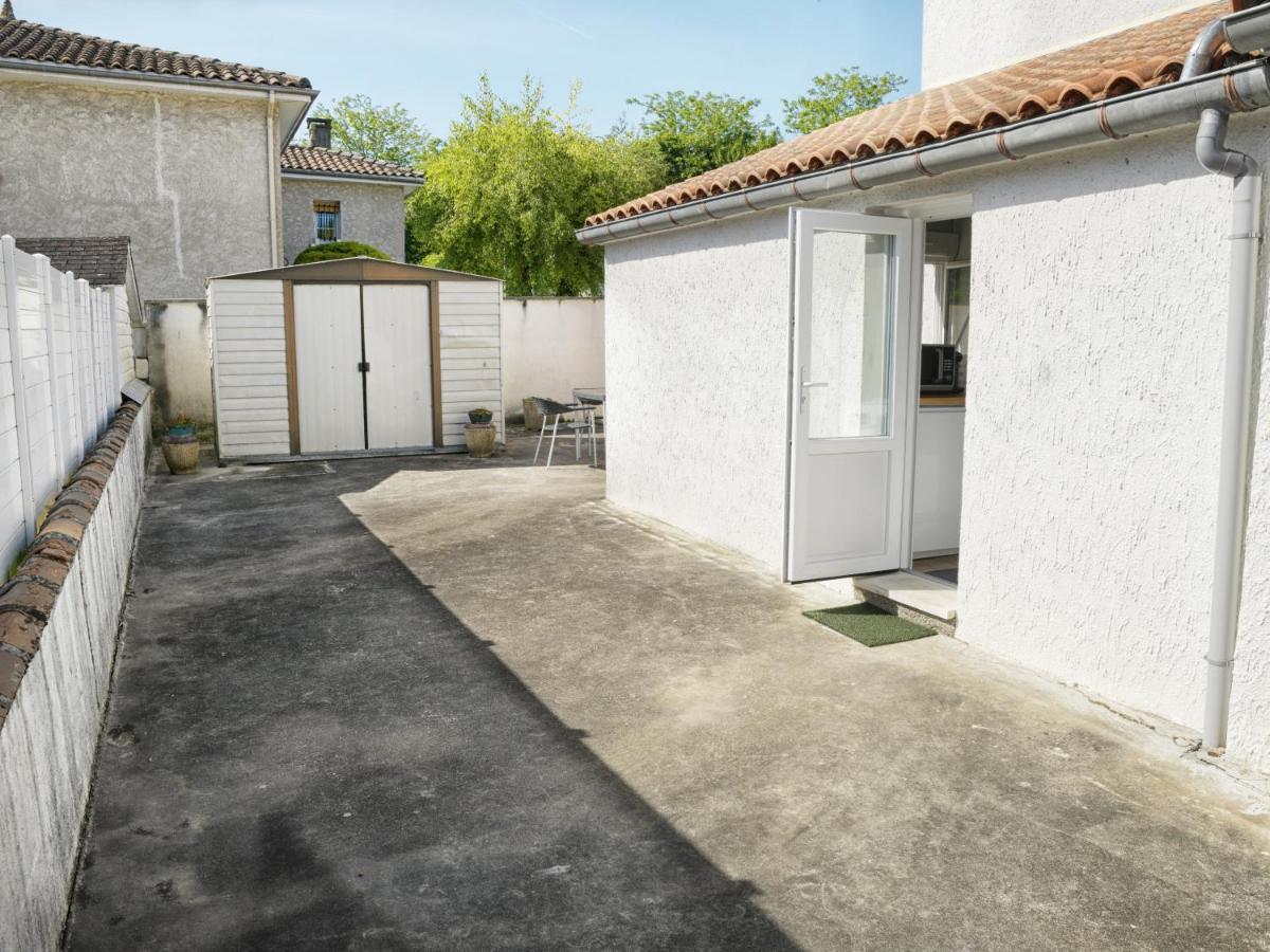 T2 - 28m2 Avec Cour, Netflix, Stationnement Appartement